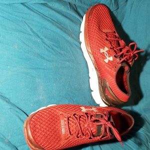 Under Armour Sneakers